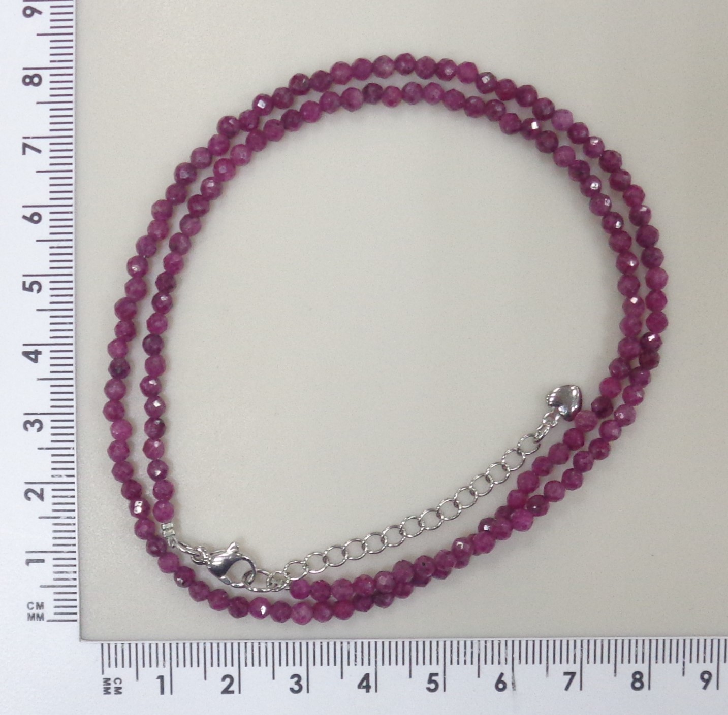 Бусы из корунда